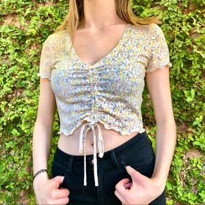 Super cute floral ruched front tie crop top
